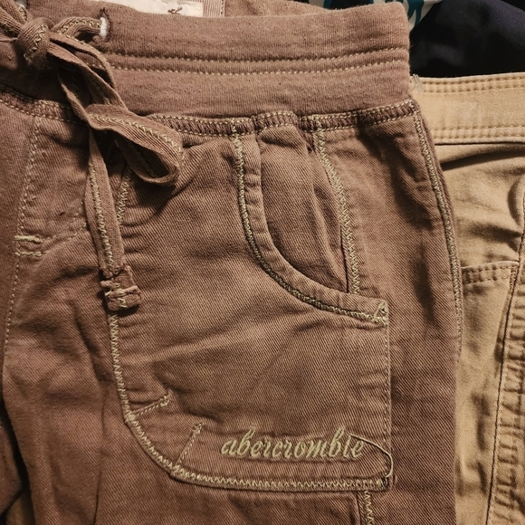 Abercrombie & Fitch Brown Cargo Shorts - Picture 5 of 10